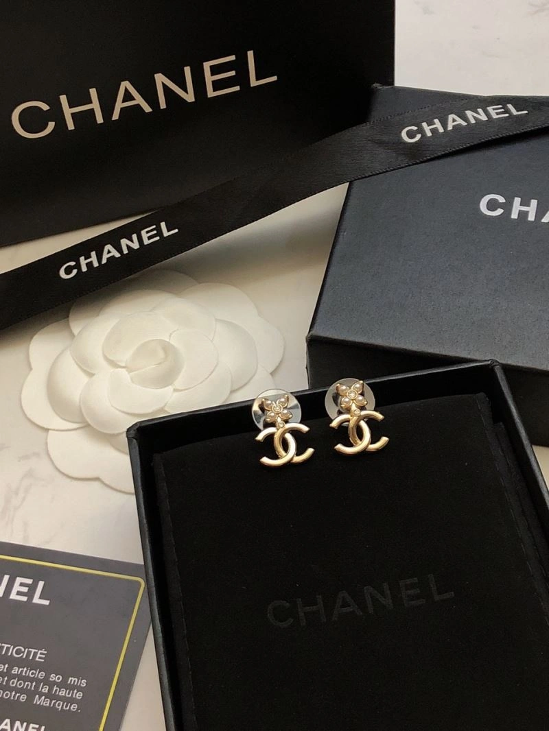 Chanel Earrings Trendsetting 231241
