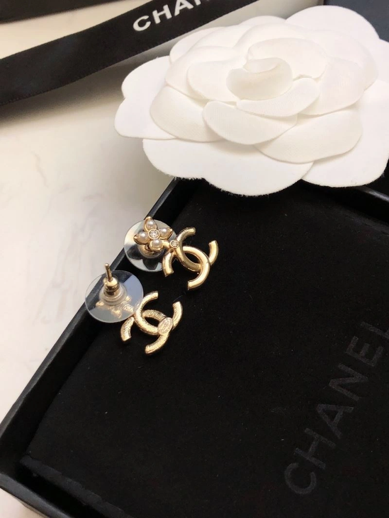 Chanel Earrings Trendsetting 231241
