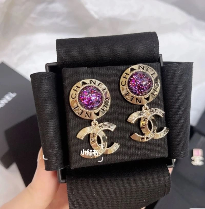 Chanel Earrings Practical 231234