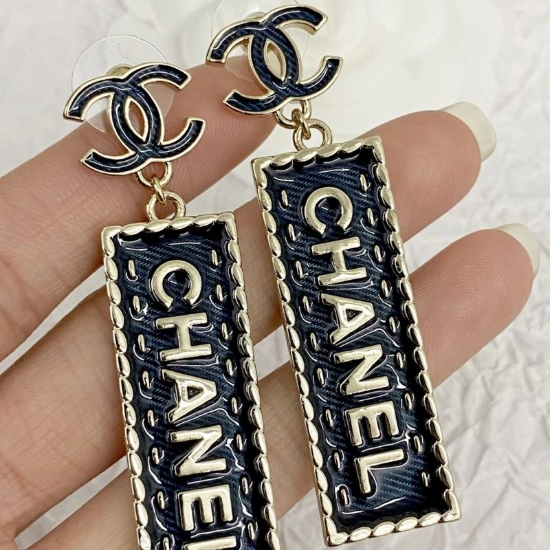 Breathable Chanel Earrings 231215
