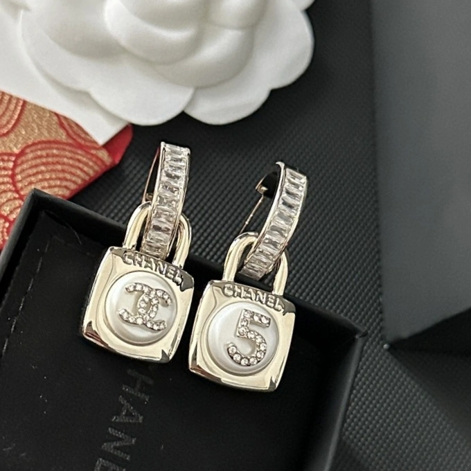 EyeCatching Chanel Earrings 231222