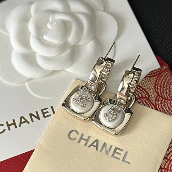 EyeCatching Chanel Earrings 231222