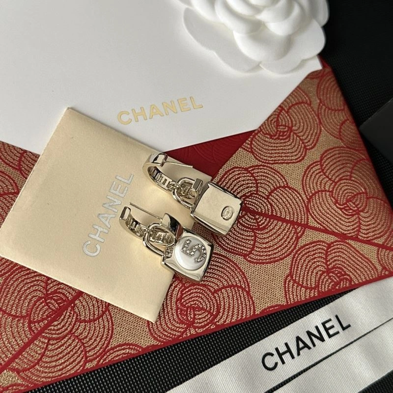 EyeCatching Chanel Earrings 231222