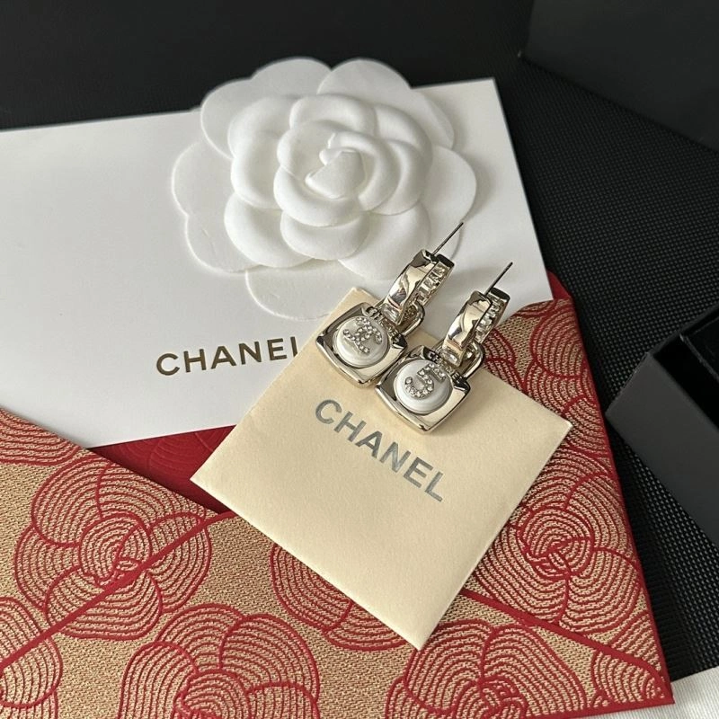 EyeCatching Chanel Earrings 231222