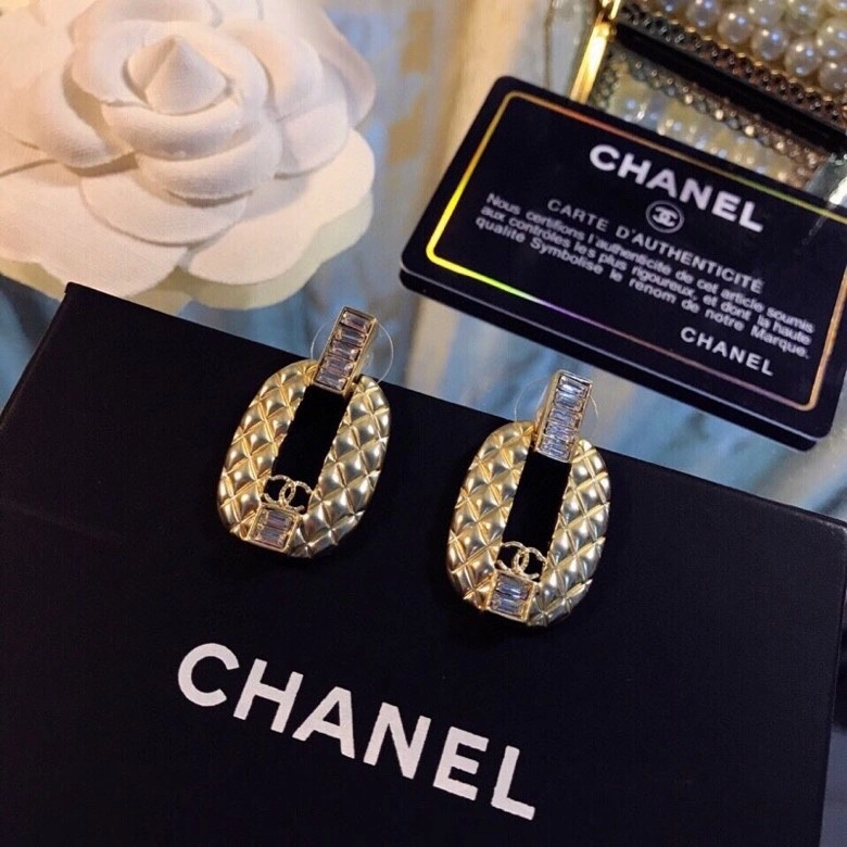 Chanel Earrings TimelessDesign 231192