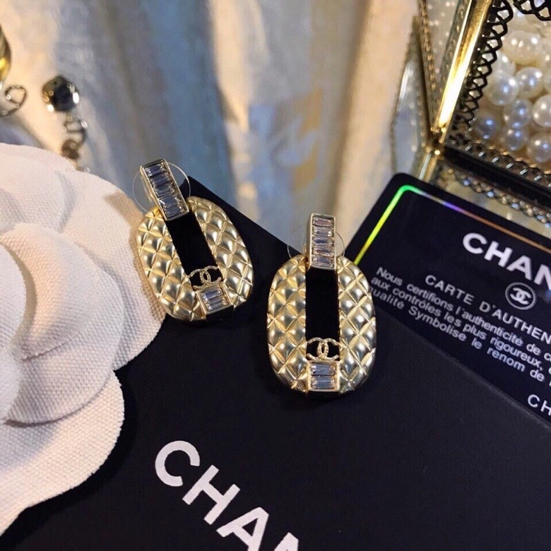 Chanel Earrings TimelessDesign 231192