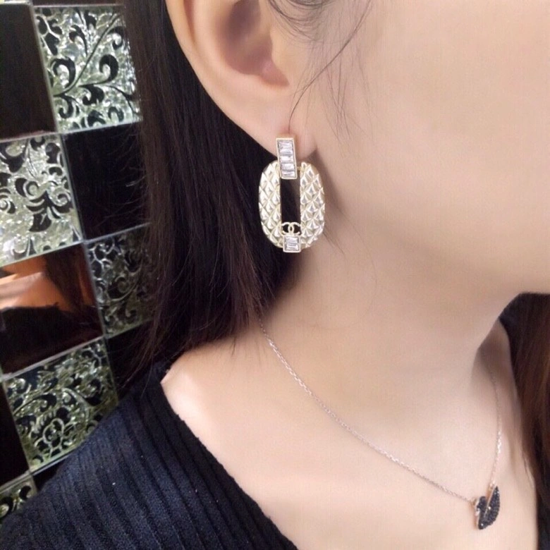 Chanel Earrings TimelessDesign 231192