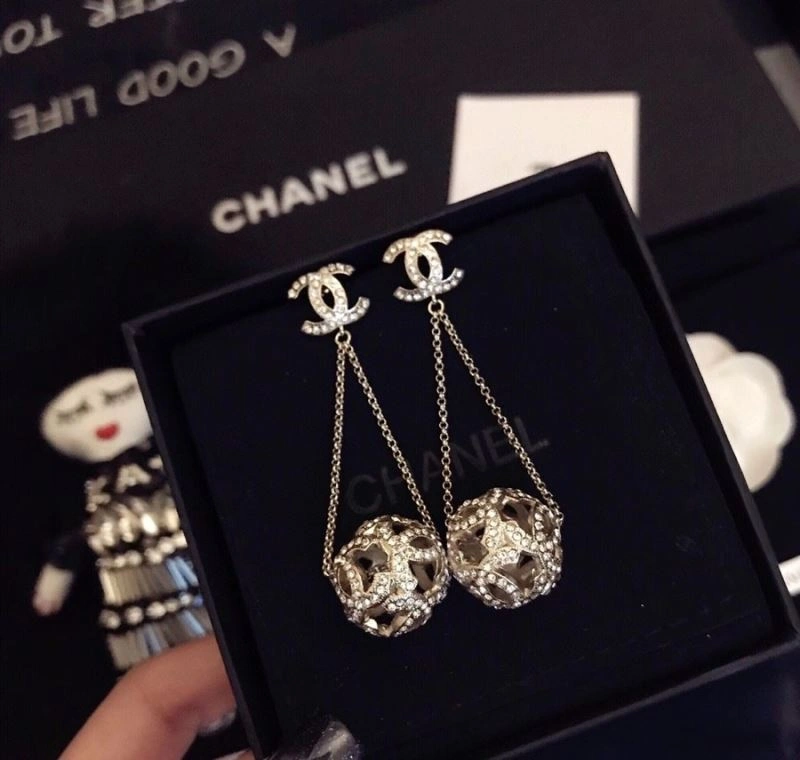 Chanel Earrings Affordable 231190