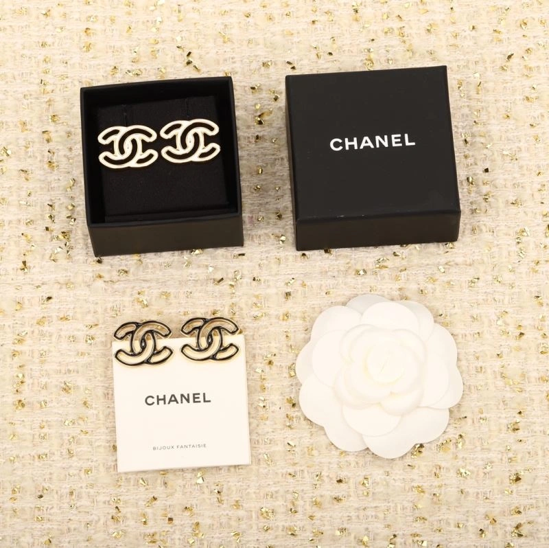 Lightweight Chanel Earrings 231291