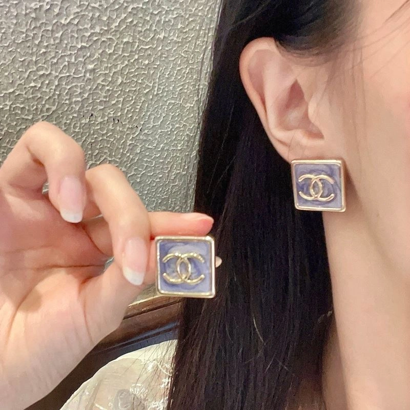 Reliable Chanel Earrings 231163