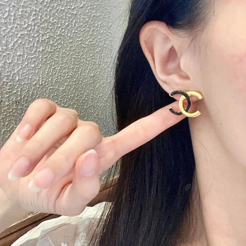 Supportive Chanel Earrings 231158