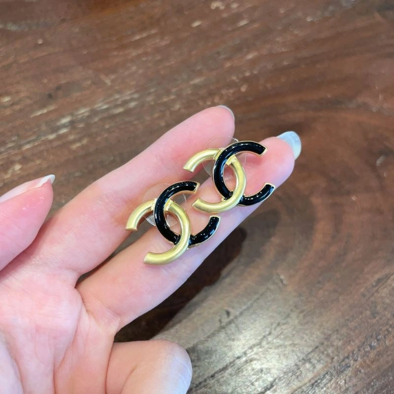 Supportive Chanel Earrings 231158