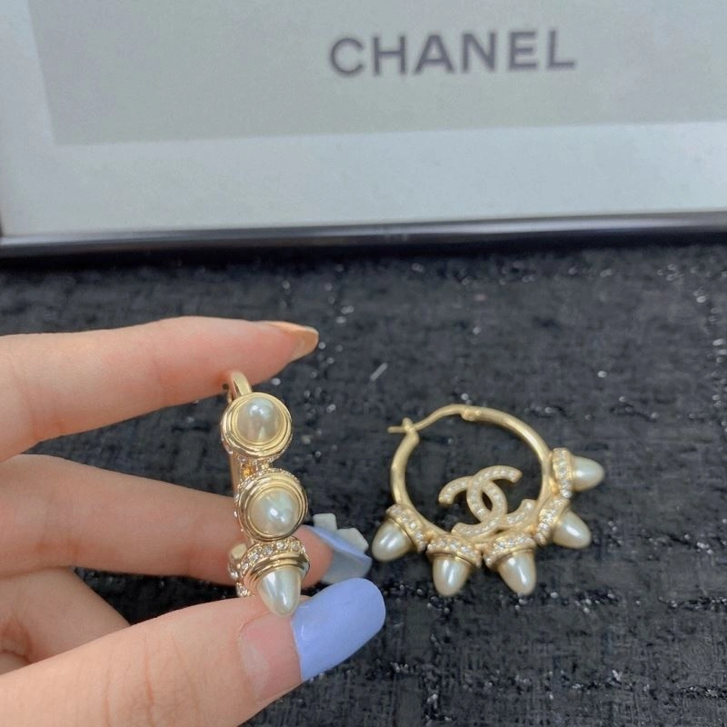 SoftTouch Chanel Earrings 231127