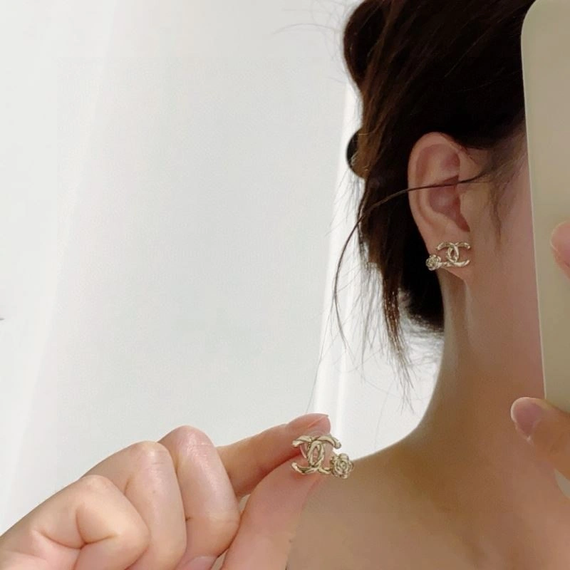 Chanel Earrings Vibrant 231223