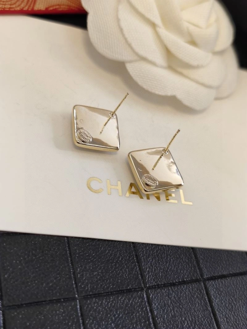 Lightweight Chanel Earrings 231126
