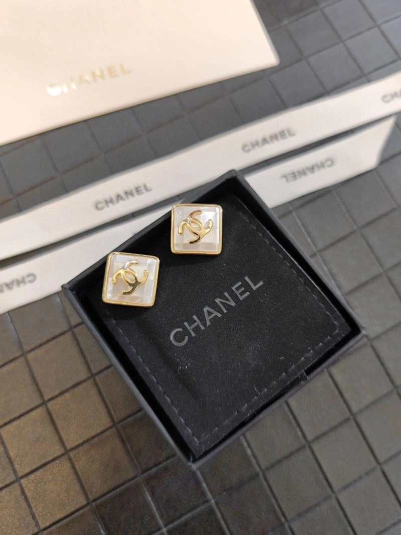 Lightweight Chanel Earrings 231126