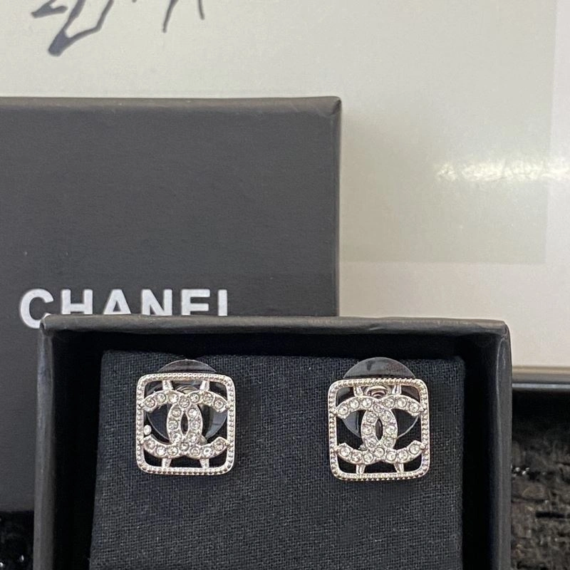 Chanel Earrings Durable 231152