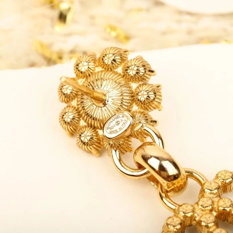 Effortless Chanel Earrings 231110