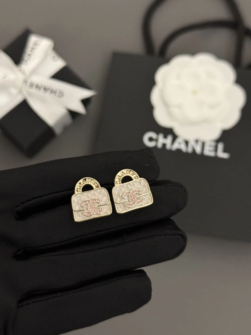 Chanel Earrings SoftTouch 231108
