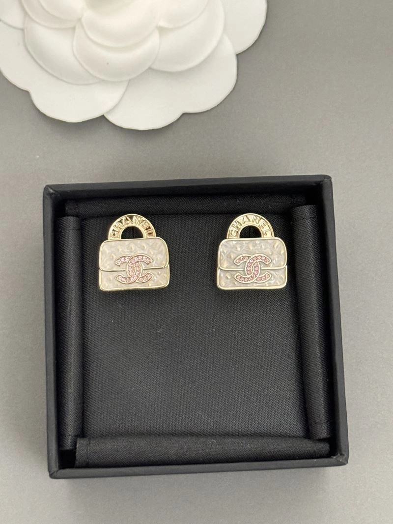 Chanel Earrings SoftTouch 231108