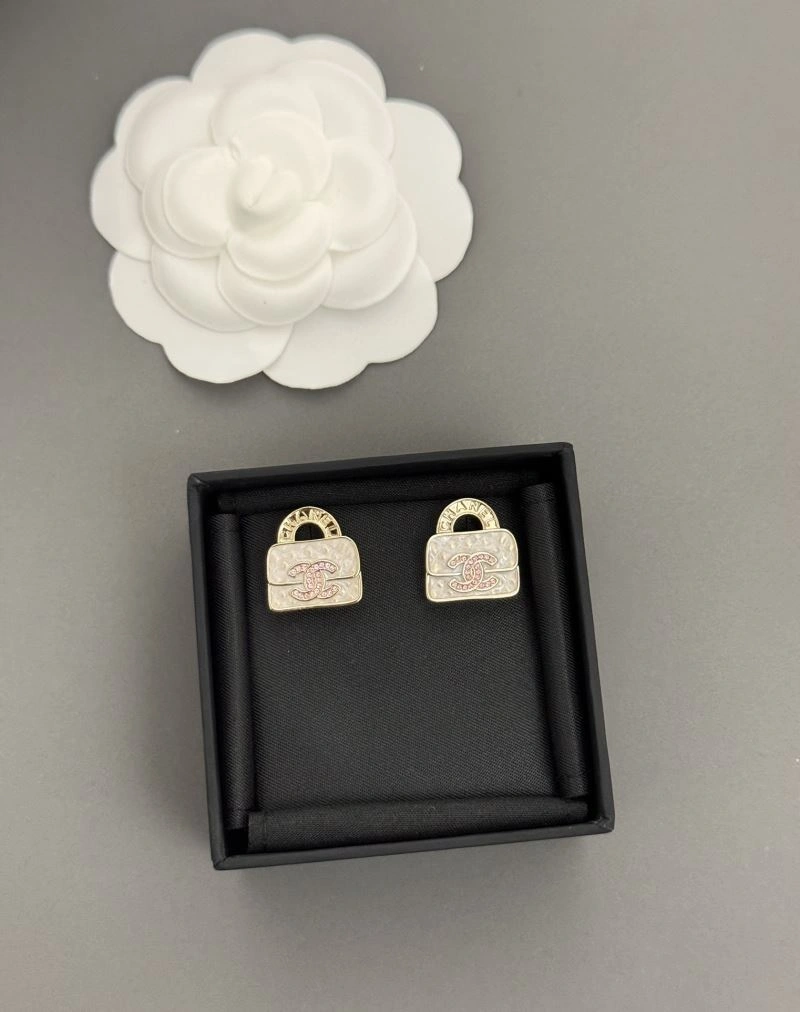 Chanel Earrings SoftTouch 231108