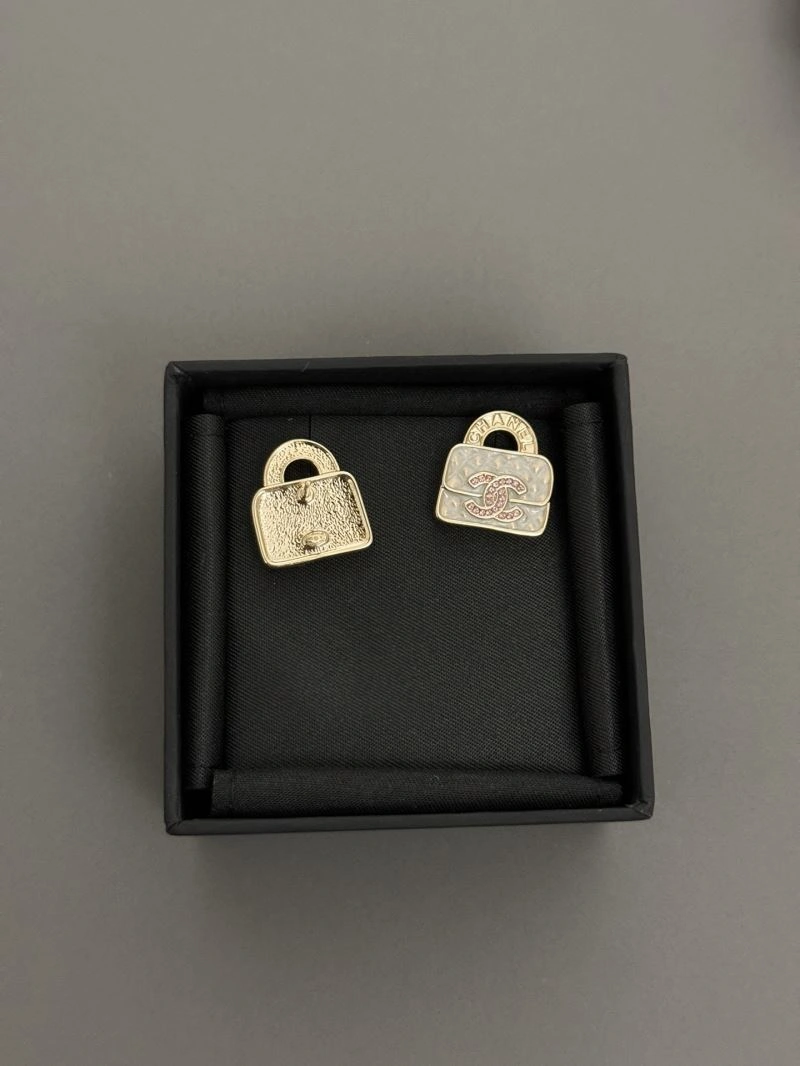 Chanel Earrings SoftTouch 231108