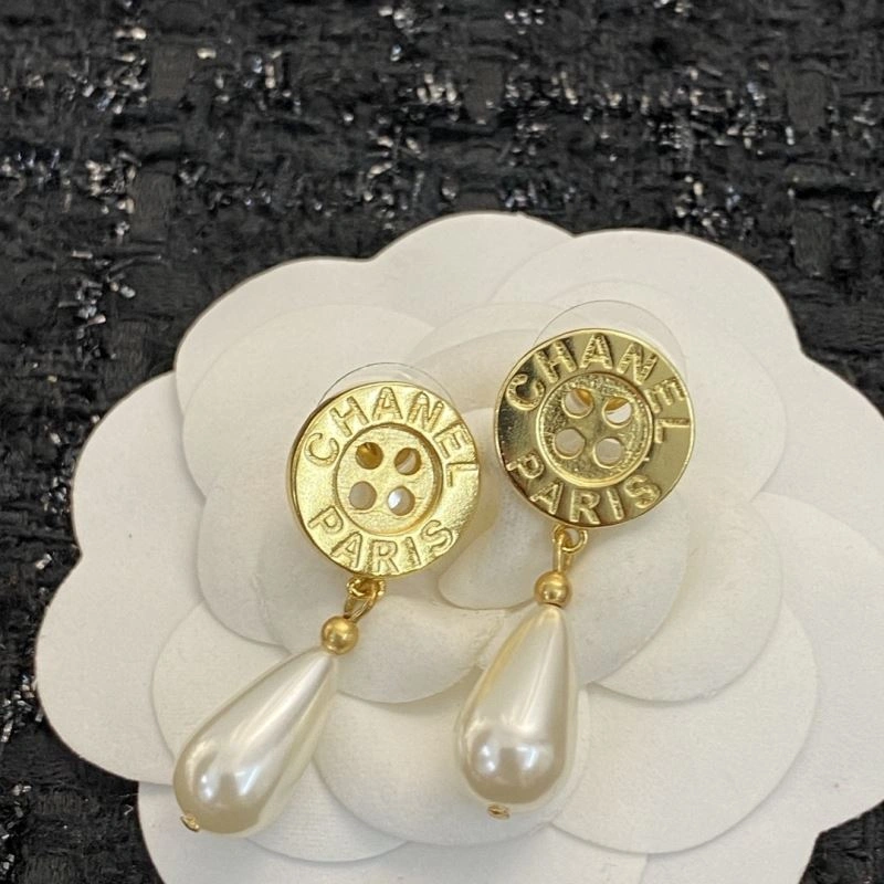 Chanel Earrings Affordable 231078