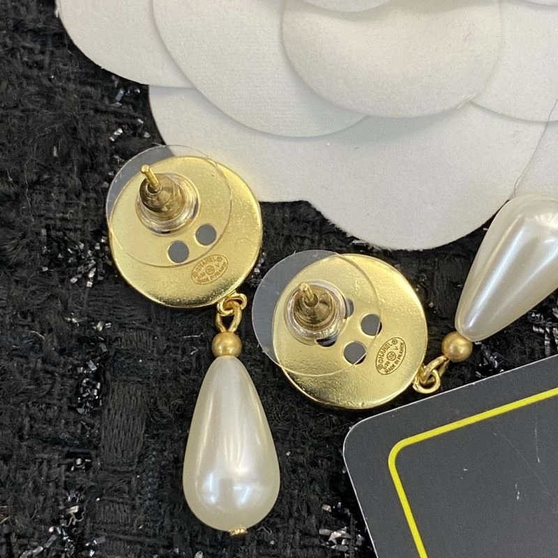 Chanel Earrings Affordable 231078