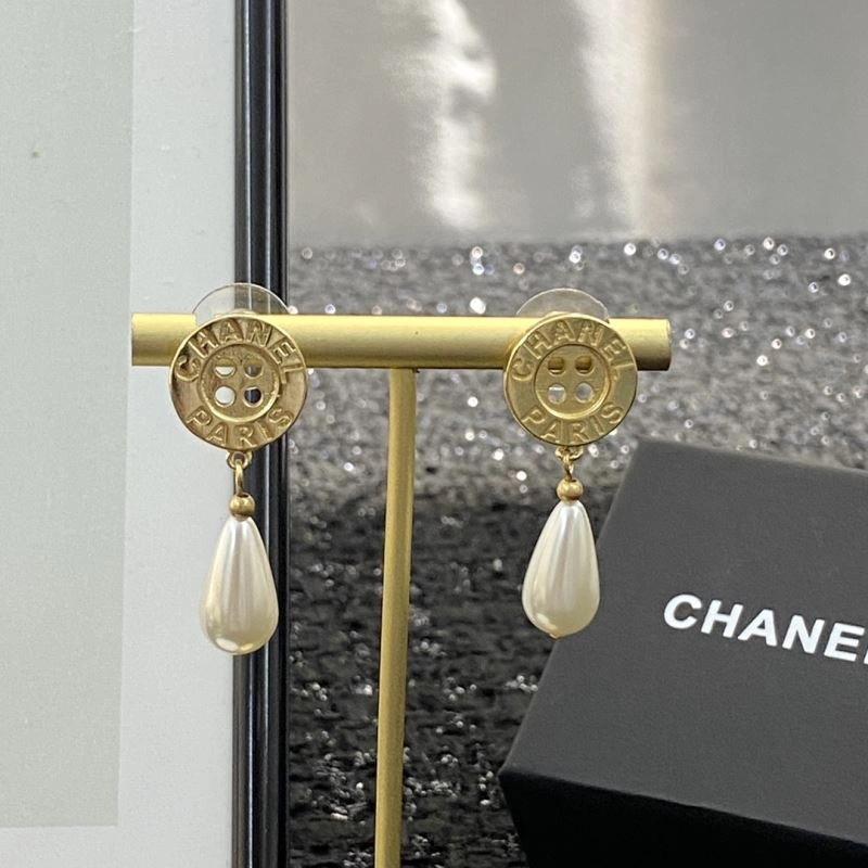 Chanel Earrings Affordable 231078