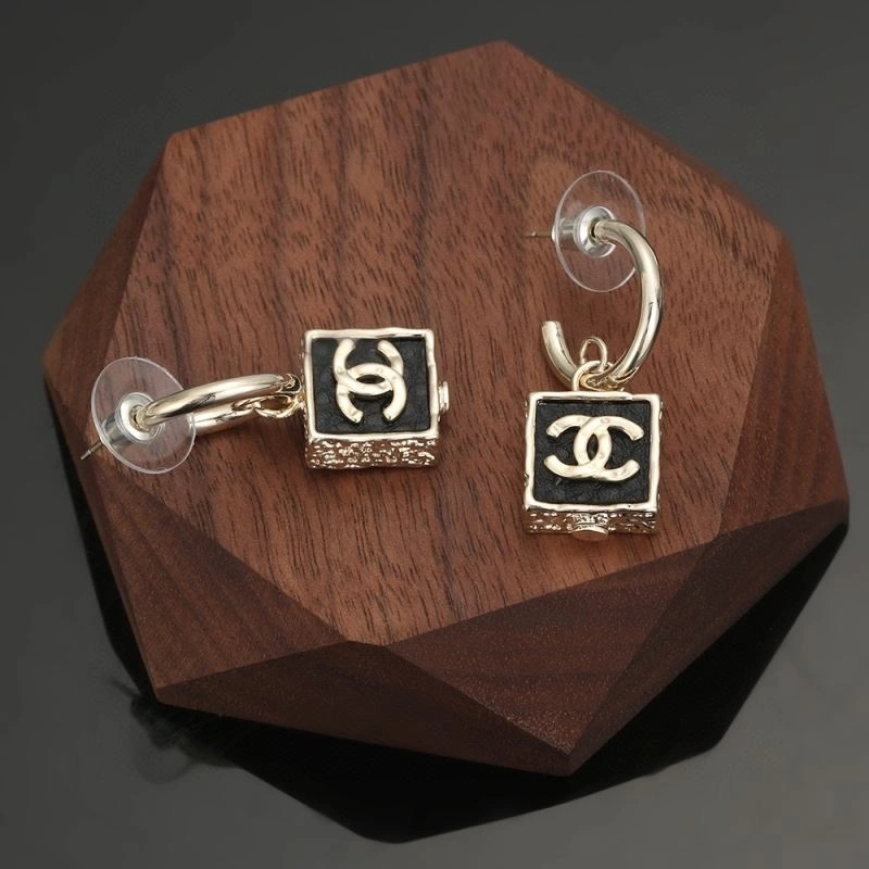 Practical Chanel Earrings 231082