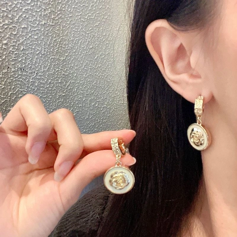 Chanel Earrings ModernLook 231089