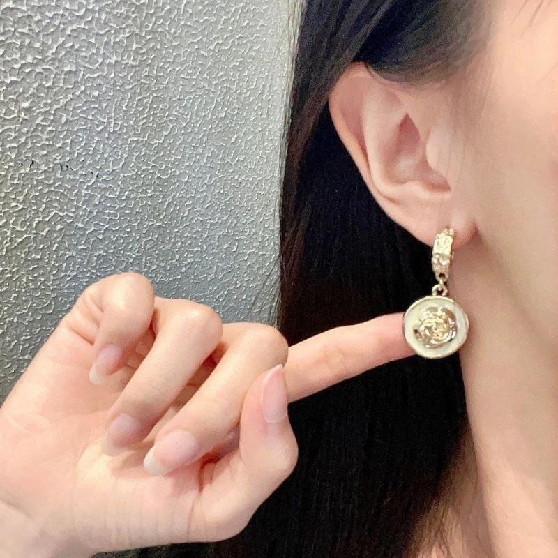 Chanel Earrings ModernLook 231089