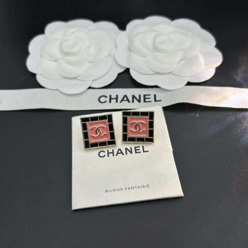 Chanel Earrings Snug 231052