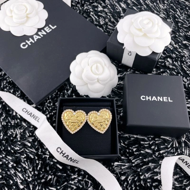Chanel Earrings Fashionable 231070