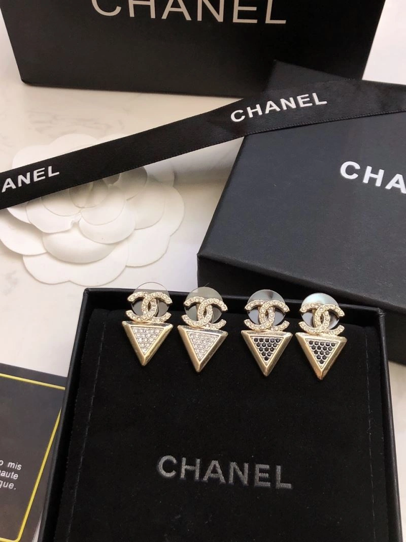 Chanel Earrings Lightweight 230794