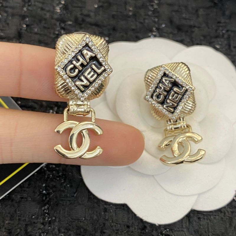 MoistureWicking Chanel Earrings 230811