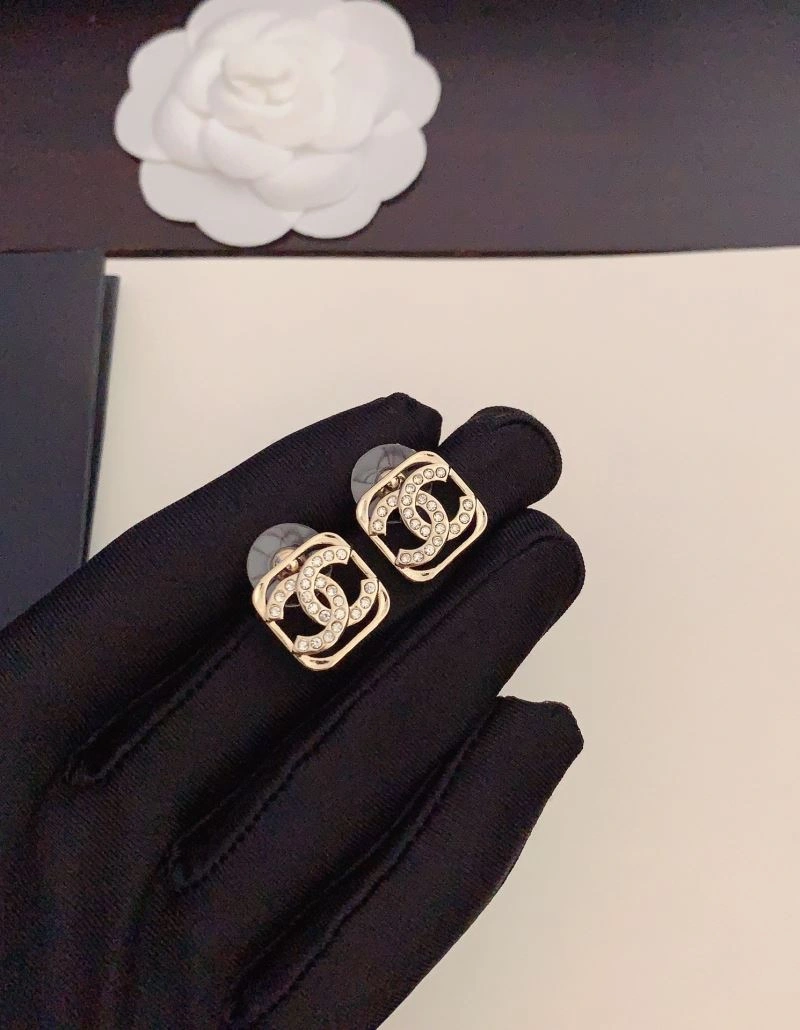 Chanel Earrings StreetReady 230739