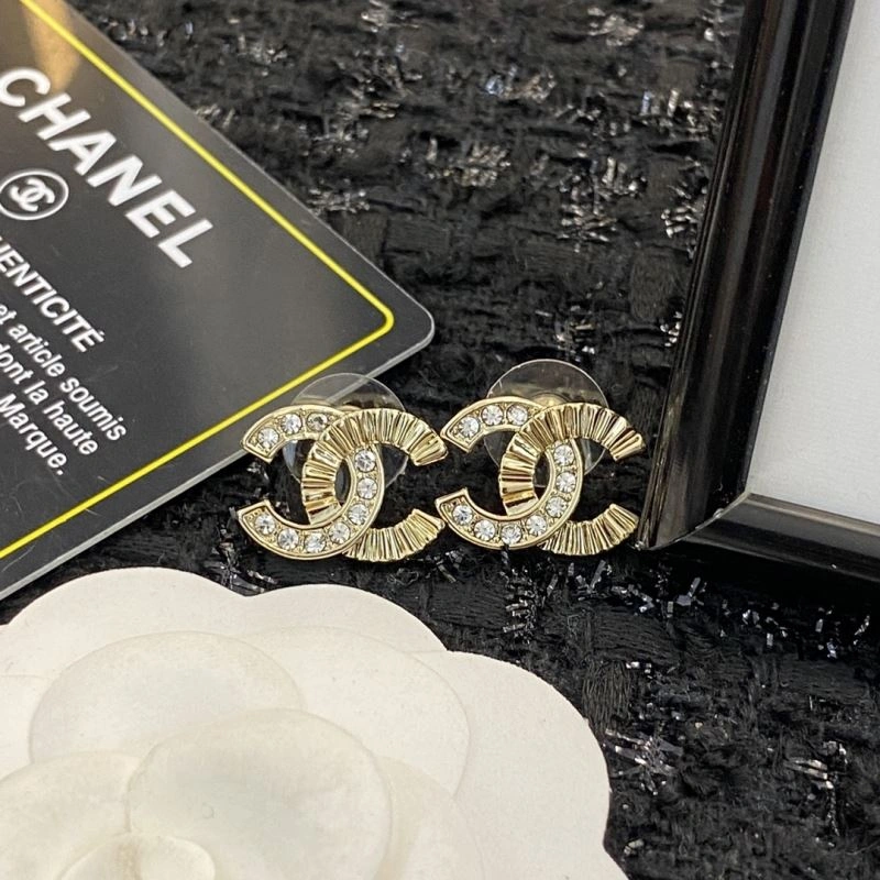 Fashionable Chanel Earrings 230754
