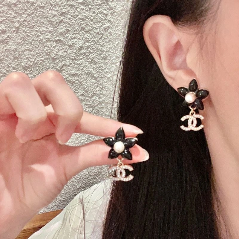 Chanel Earrings Soft 230844