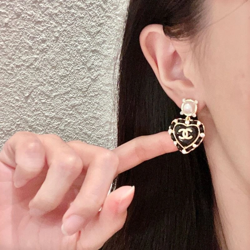 Chanel Earrings SmoothTexture 230729