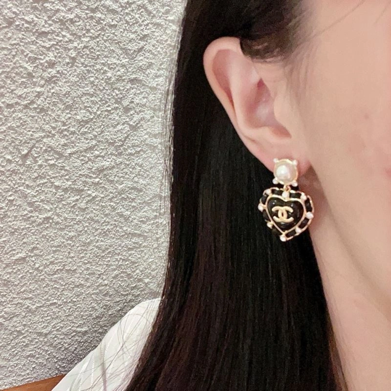 Chanel Earrings SmoothTexture 230729