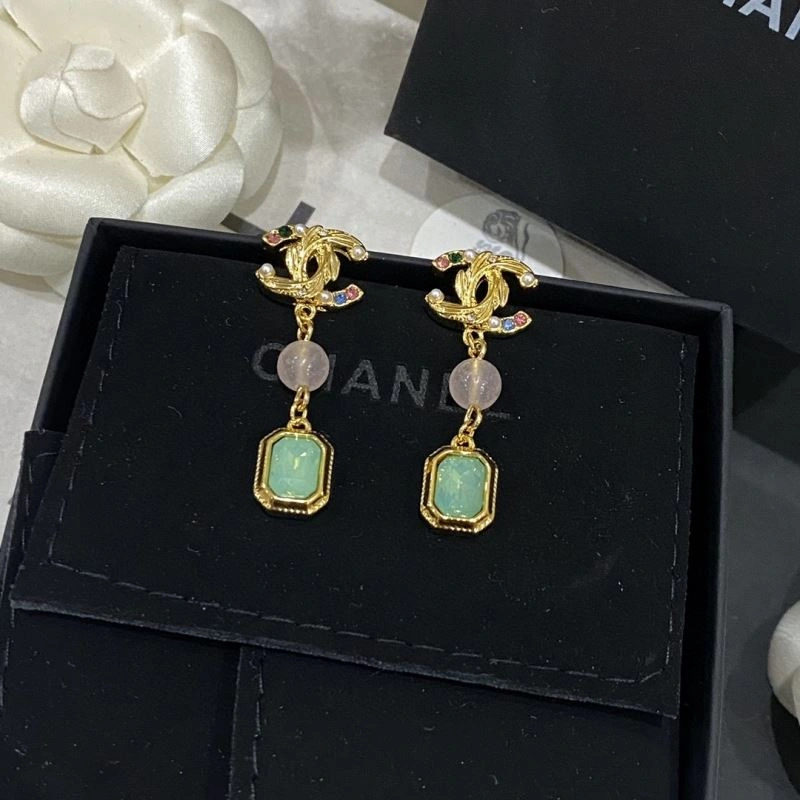 Snug Chanel Earrings 230710