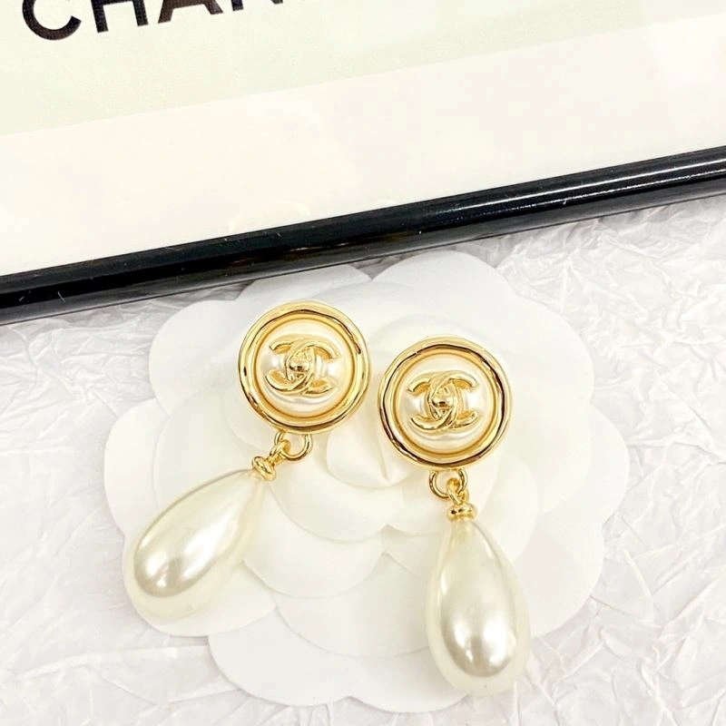 Chanel Earrings FreshLook 230673