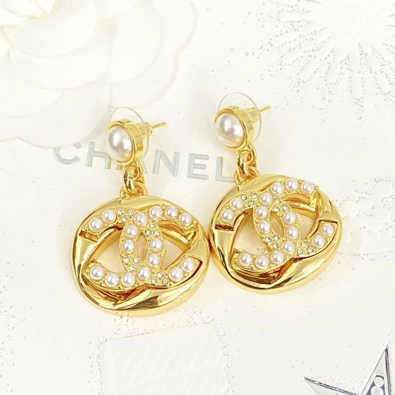 Comfortable Chanel Earrings 230861