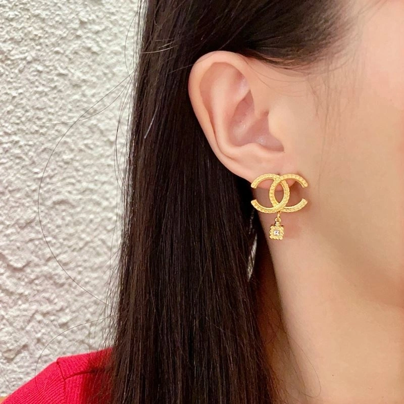 Sustainable Chanel Earrings 230693