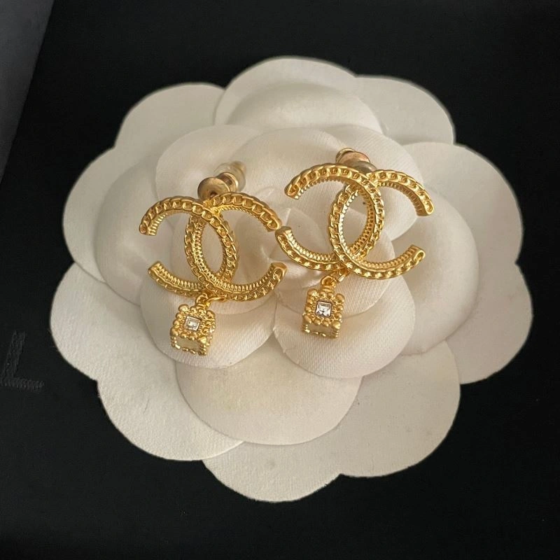 Sustainable Chanel Earrings 230693