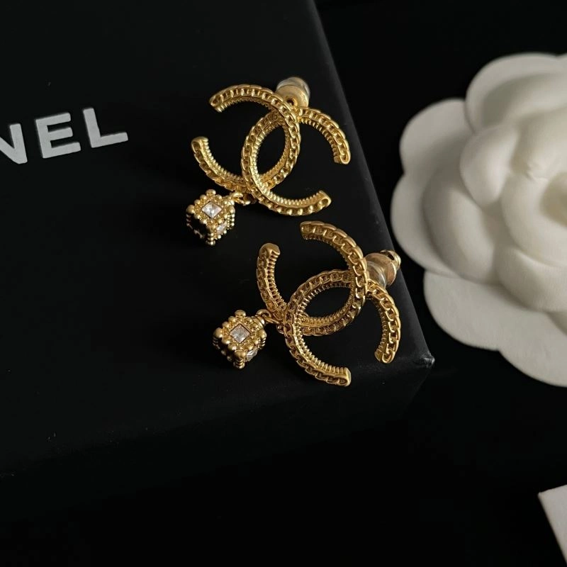 Sustainable Chanel Earrings 230693