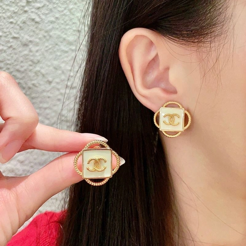 Sustainable Chanel Earrings 230667