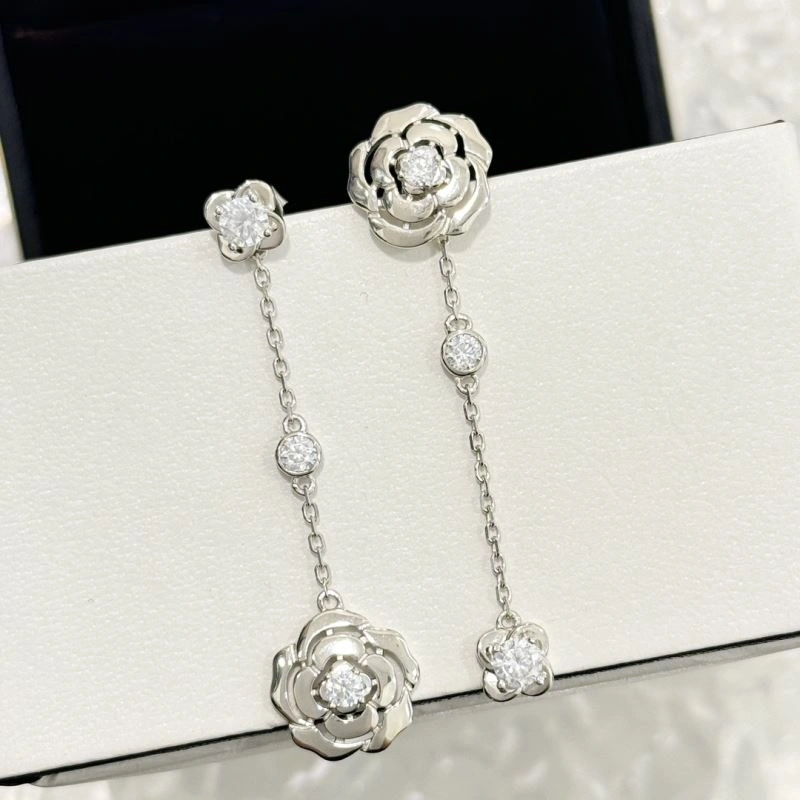 Chanel Earrings Modern 230658