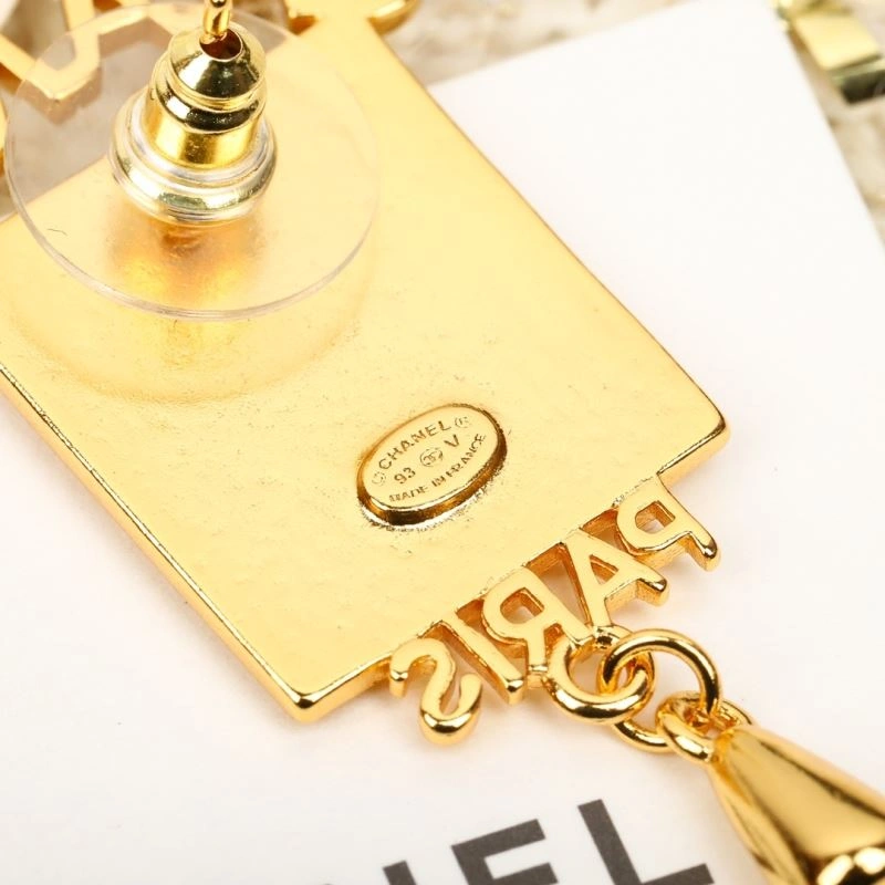 Effortless Chanel Earrings 230650